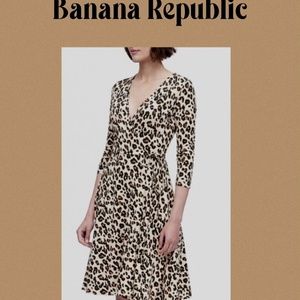 BANANA REPUBLIC. LEOPARD PRINT KNIT WRAP DRESS~BROWN,BEIGE,BLACK~SMALL